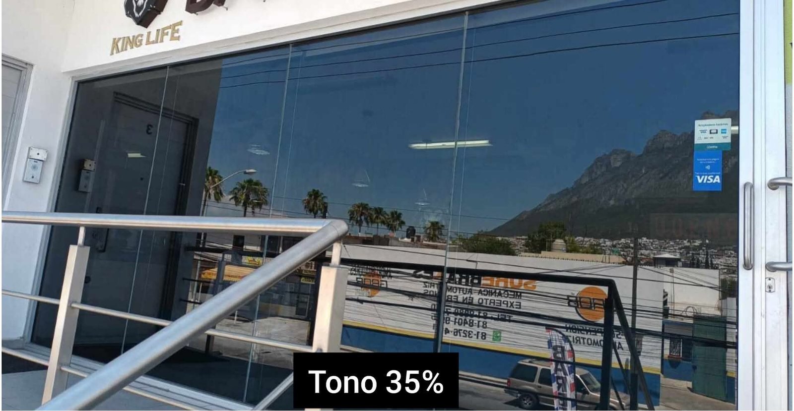 Polarizado de ventanas comerciales instalado por Polarizados Premium